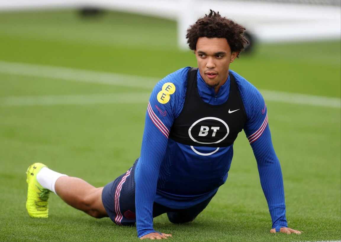 包含阿美尼亚国家队主场战胜积分稳步增加的词条